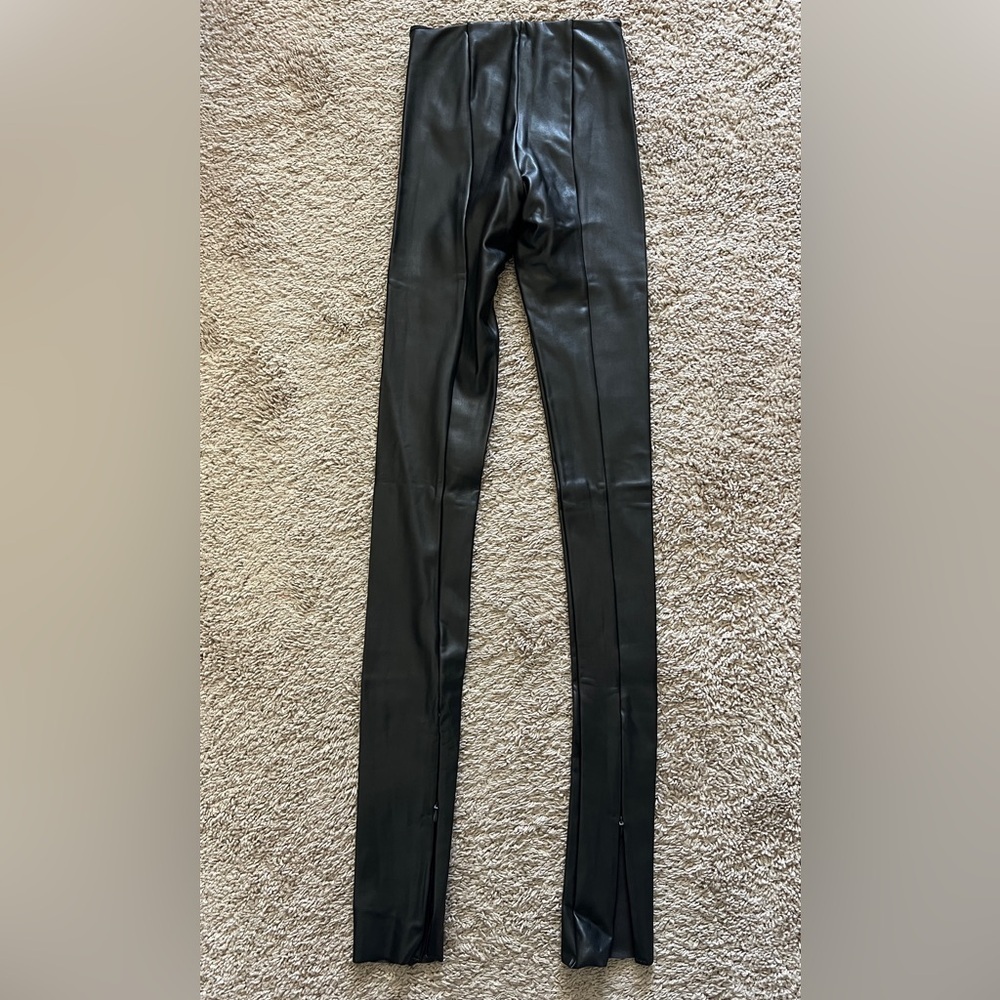 SKIMS Sleek Black Faux Leather Leggings - Picture 3 of 6